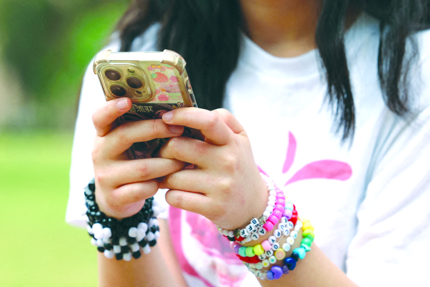 Australia bans social media for under-16s